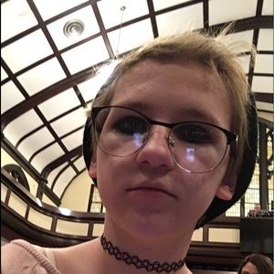 Meet your Posher, Axxel